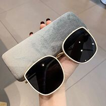  Sunglasses female seaside white edge framed milky white couple small face sunglasses anti-ultraviolet beach high-end sense