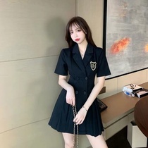 AMT French Hepburn style retro bellflower pleated skirt thin temperament small suit small black dress summer