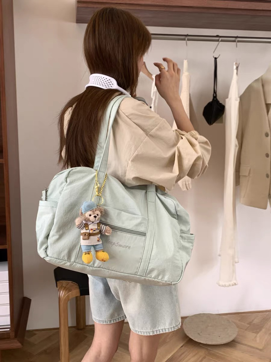 Small nylon lightweight and large capacity leisure Korean fitness bag travel bag Boston zipper shoulder bag Tote bag