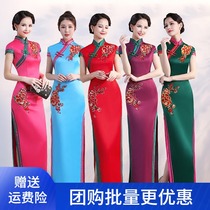 2021 New catwalk cheongsam long improved high-end stage performance clothing large size middle-aged and elderly elegant Chinese style