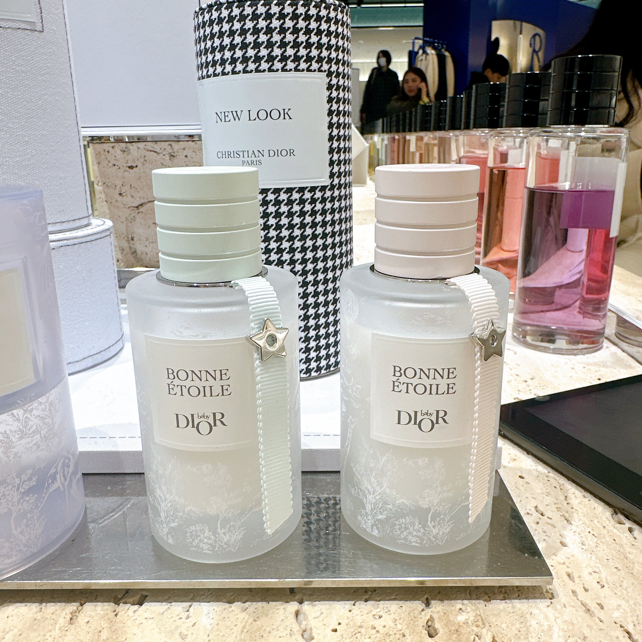 DIOR 2024年推出Bonne Etoile无酒精宝宝香水，绿粉双色瓶身诠释童真