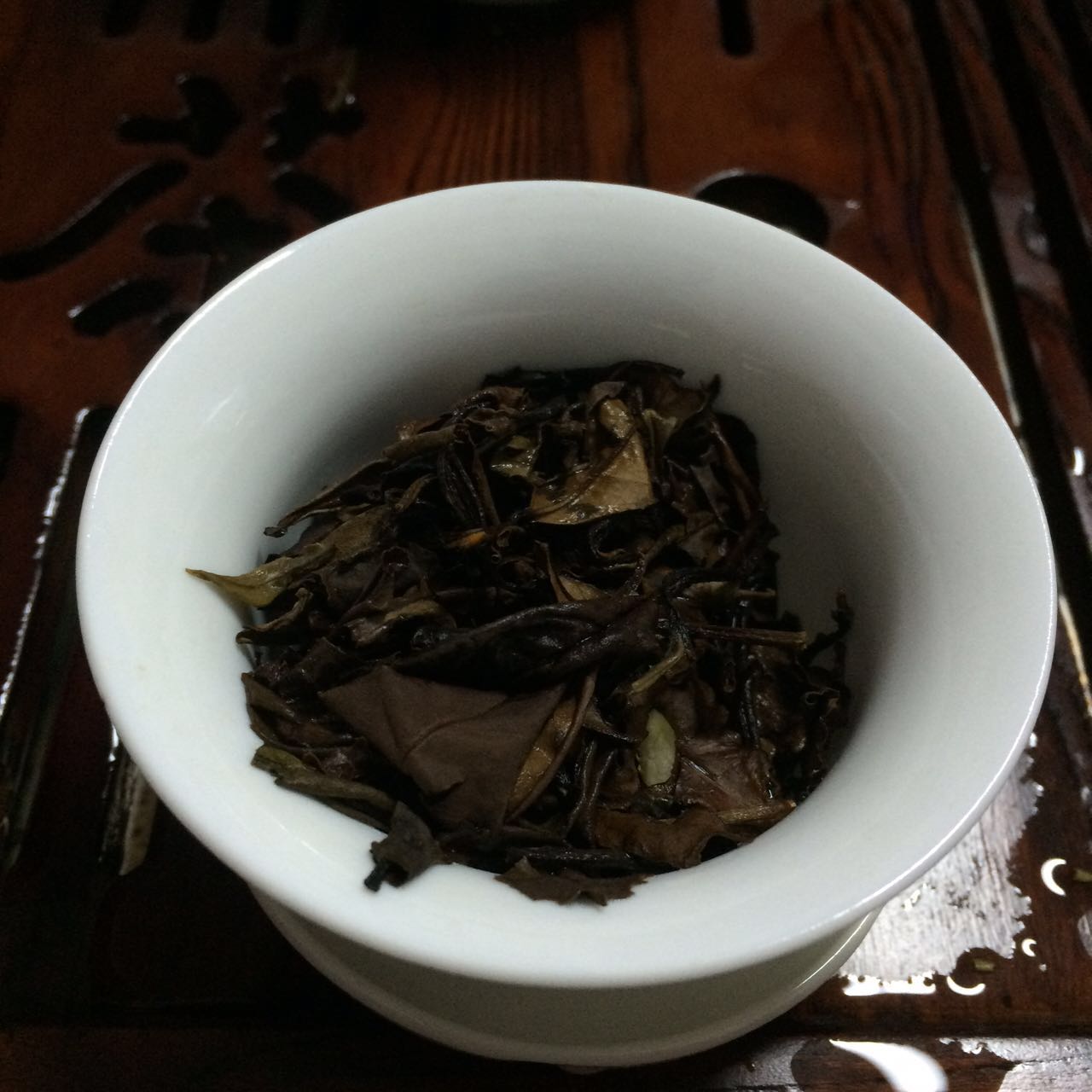 In 2013, Lao Shoumei Fuding White Tea with full fragrance and authentic origin is safe and healthy.