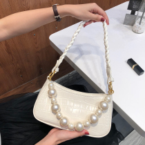 Niche bag womens 2021 summer new pearl chain shoulder messenger bag wild temperament armpit bag high-grade sense