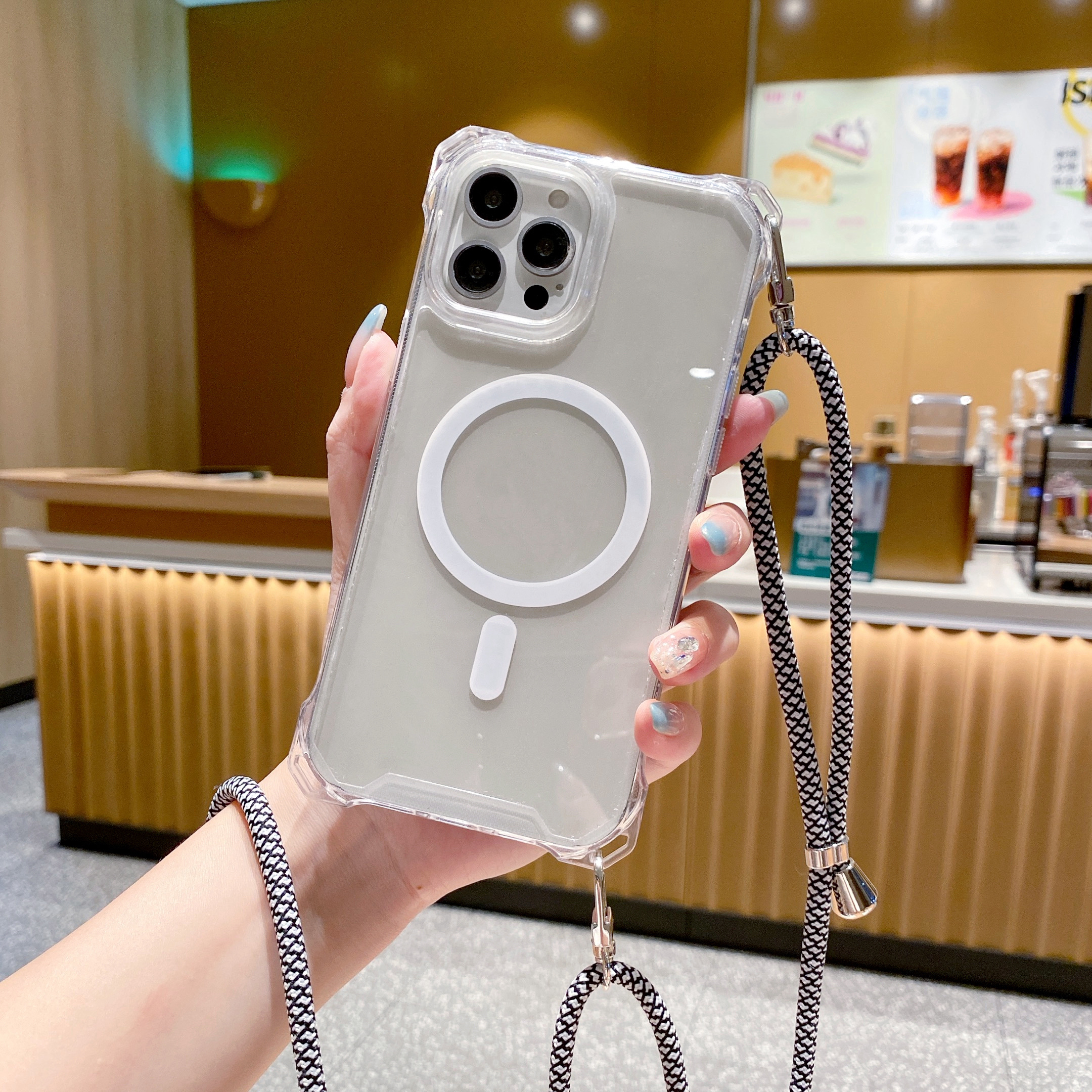 新款四角开孔磁吸无线充手机壳值得买吗?比例比例如如什么选配挂绳斜挎款?