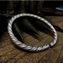999 sterling silver handmade personality Miao nationality characteristic national wind twisted silk silk twist twists silver bracelet
