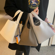  Vegetable basket womens bag bucket bag head layer cowhide handbag 2021 new large-capacity graffiti hand bag elephant gray