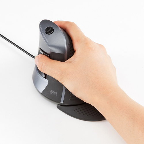 Japanese Sanwa ergonomics to alleviate fatigue vertical hand-held laser game adjustable speed wired rat